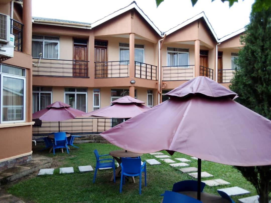 Westcliff Hotel Lira Eksteriør billede