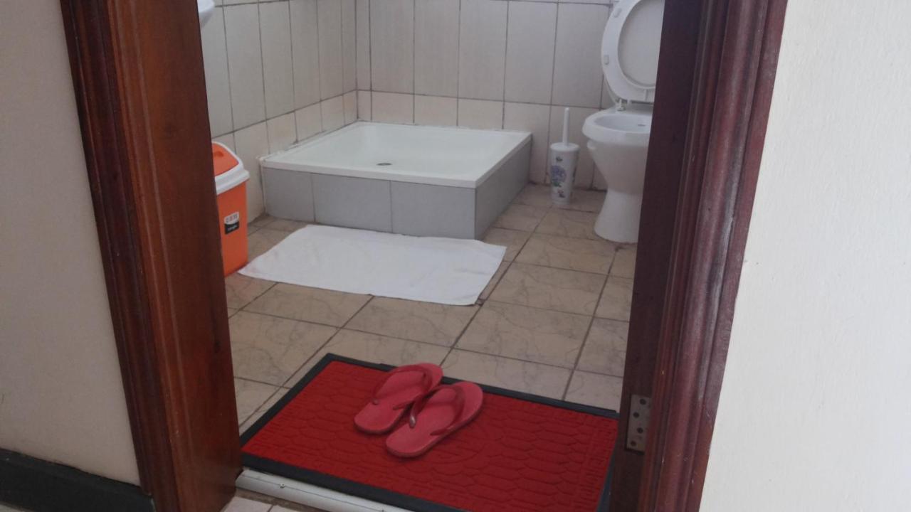 Westcliff Hotel Lira Eksteriør billede
