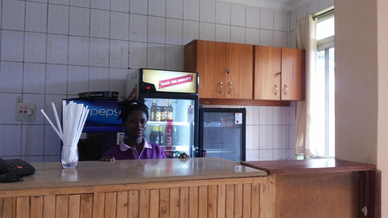Westcliff Hotel Lira Eksteriør billede